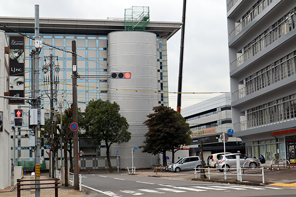 市役所東交差点(西向き)
